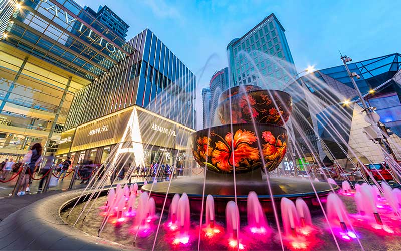 Pavilion Shopping fountain during the evening