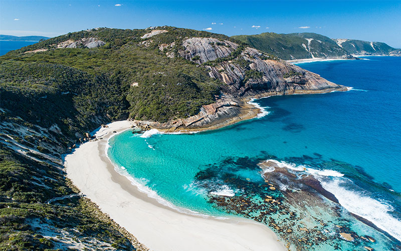 Blue waters and white snady beaches at Salmon Holes